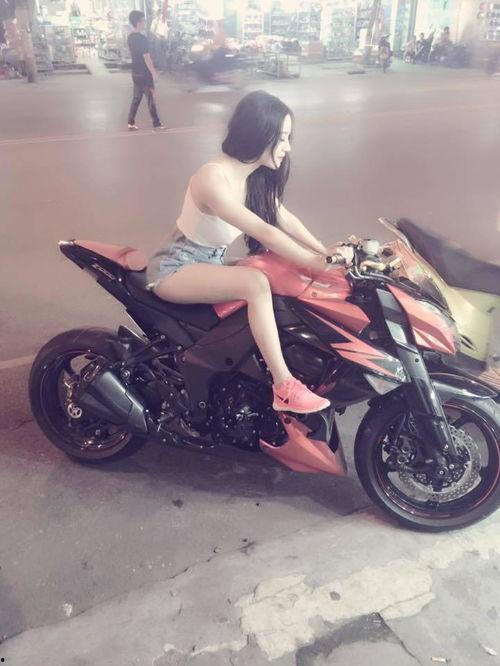 国产机车上街图片高清视频,街头巡游，高清视频展现国产机车魅力