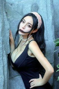 国产美女写真潘春春视频,国产美女的时尚演绎