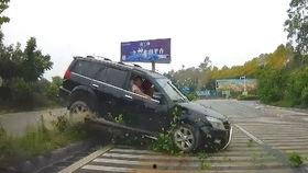 惠州国产越野车事故视频